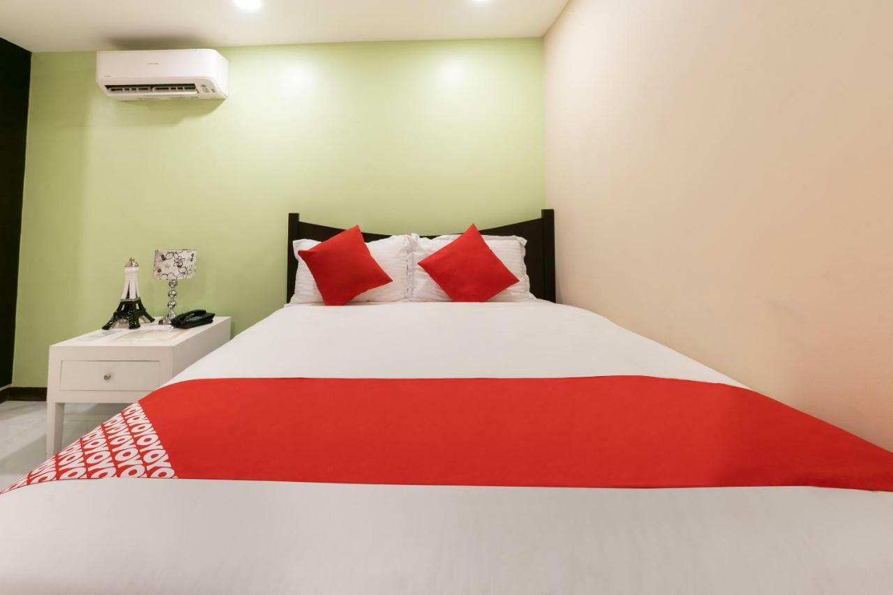 Oyo 171 Amore Hotel Muntinlupa City Exterior foto