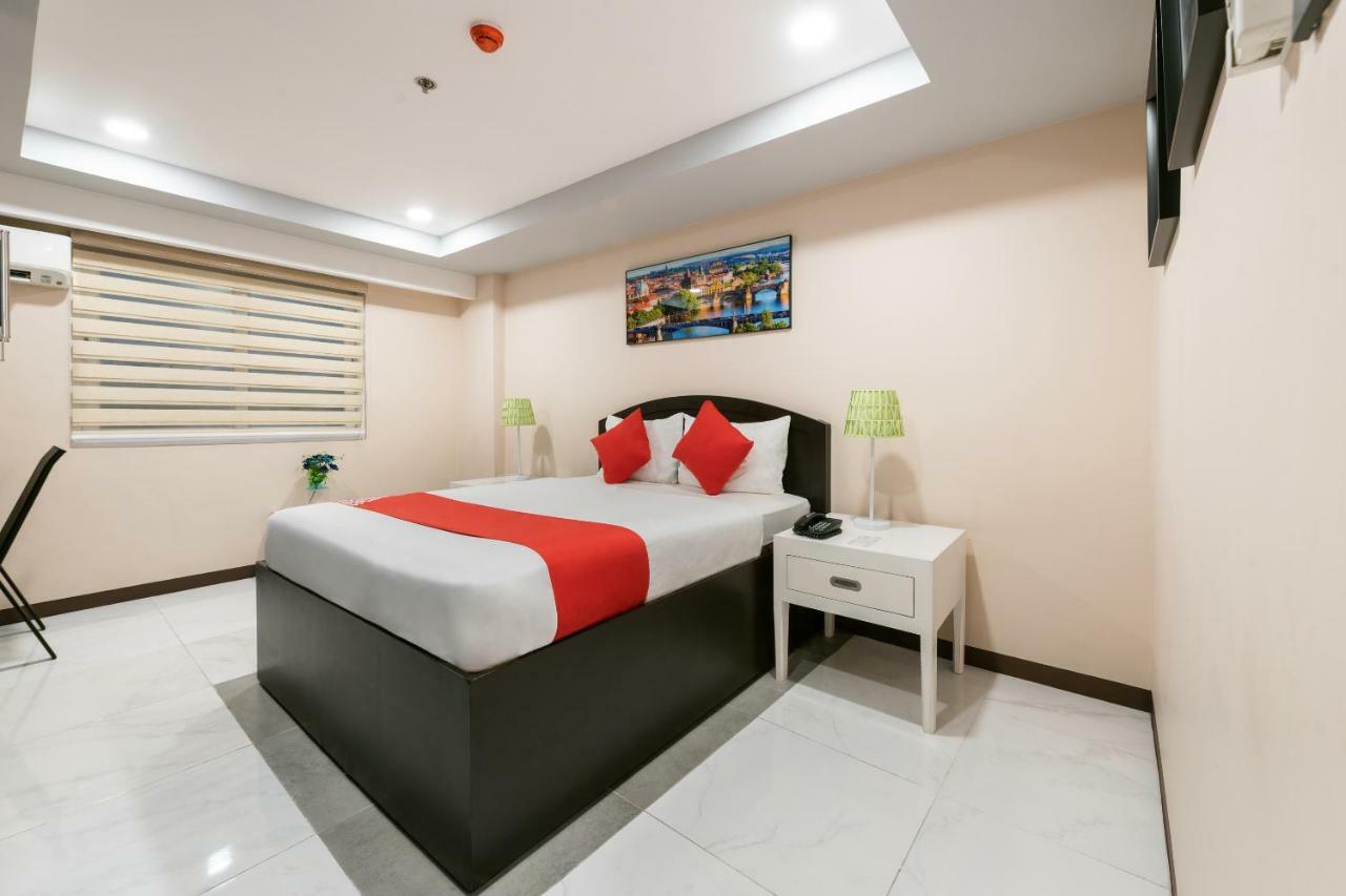 Oyo 171 Amore Hotel Muntinlupa City Exterior foto
